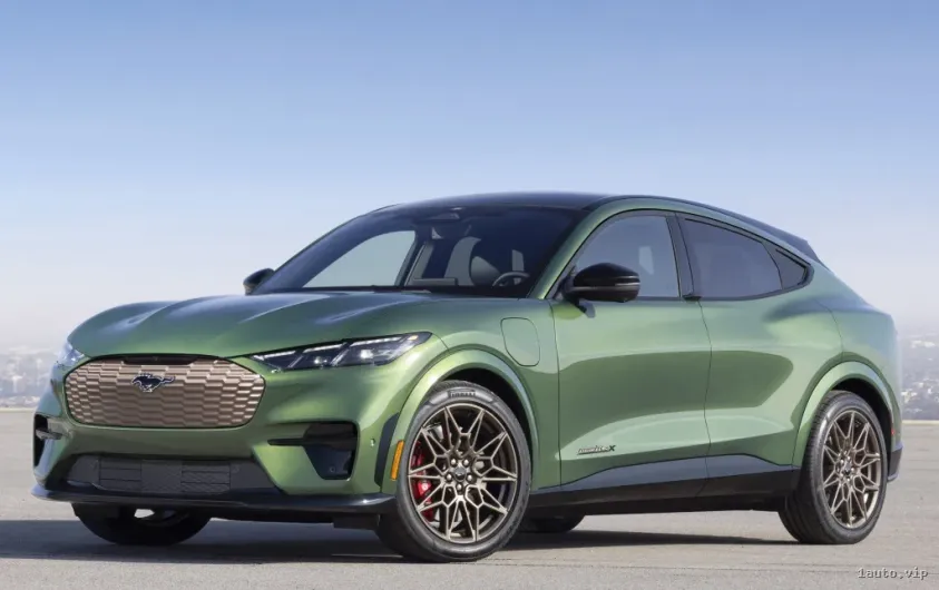 Ford Mustang Mach-E GT 2024 – nuevo paquete Performance y colores