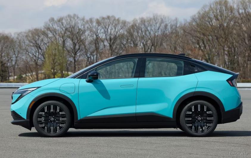 Nissan Leaf 2026 vista lateral