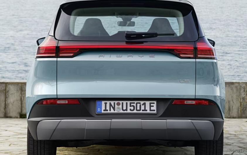 Óptica trasera y maletero espacioso del Aiways U5